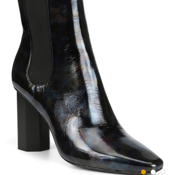 NEW Donald Pliner Laila Patent Leather Bootie - Picture 4 of 4